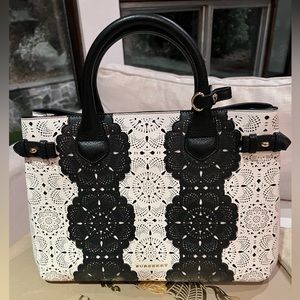 SOLD! Limited edition Burberry Leather Lace Darby Banner Bag - Pristine!